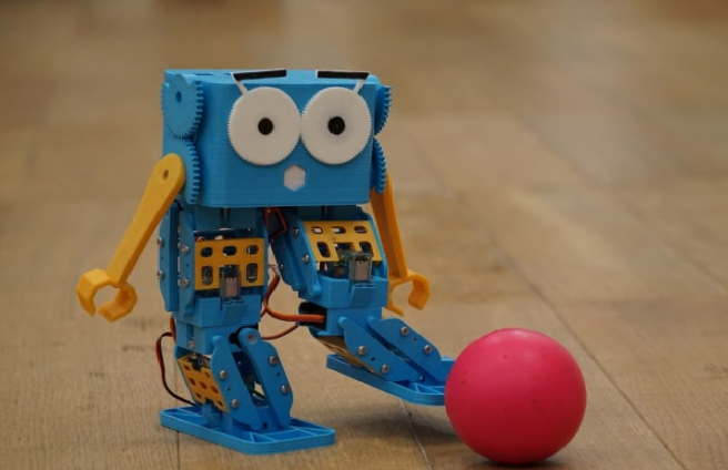 پرینتر سه بعدی و روبات فوتبالیست
